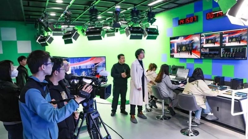 成都宣传片拍摄：场景选择与报价解析