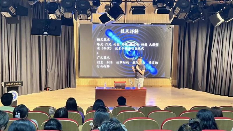 提交材料：创业者需准备以下材料向工商局提交：